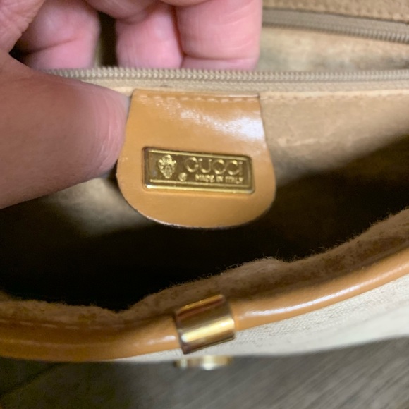 Vintage Gucci Crossbody w/detachable strap&dustbag - Picture 4 of 6